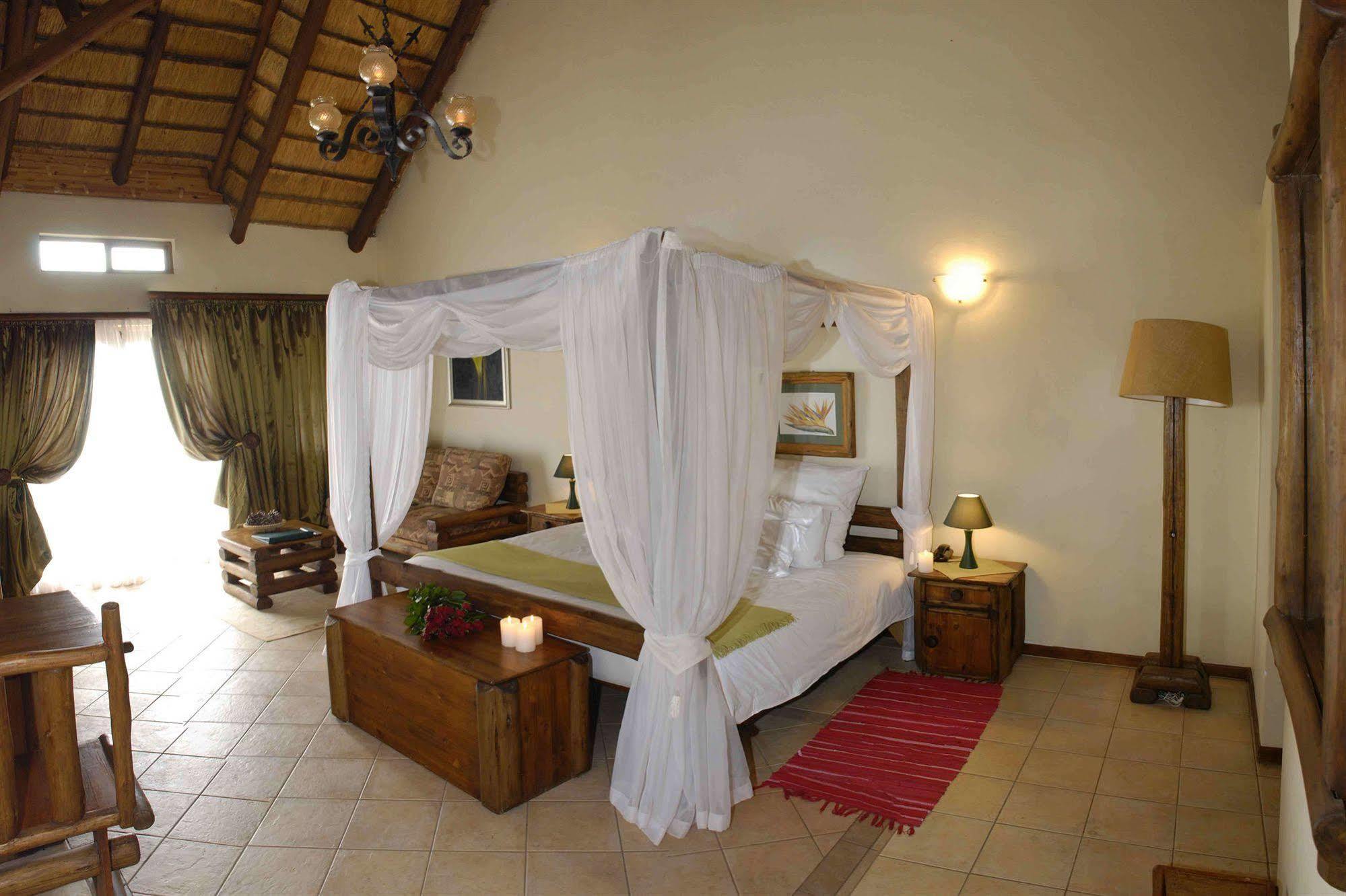 Valverde Country Hotel Lanseria Ngoại thất bức ảnh