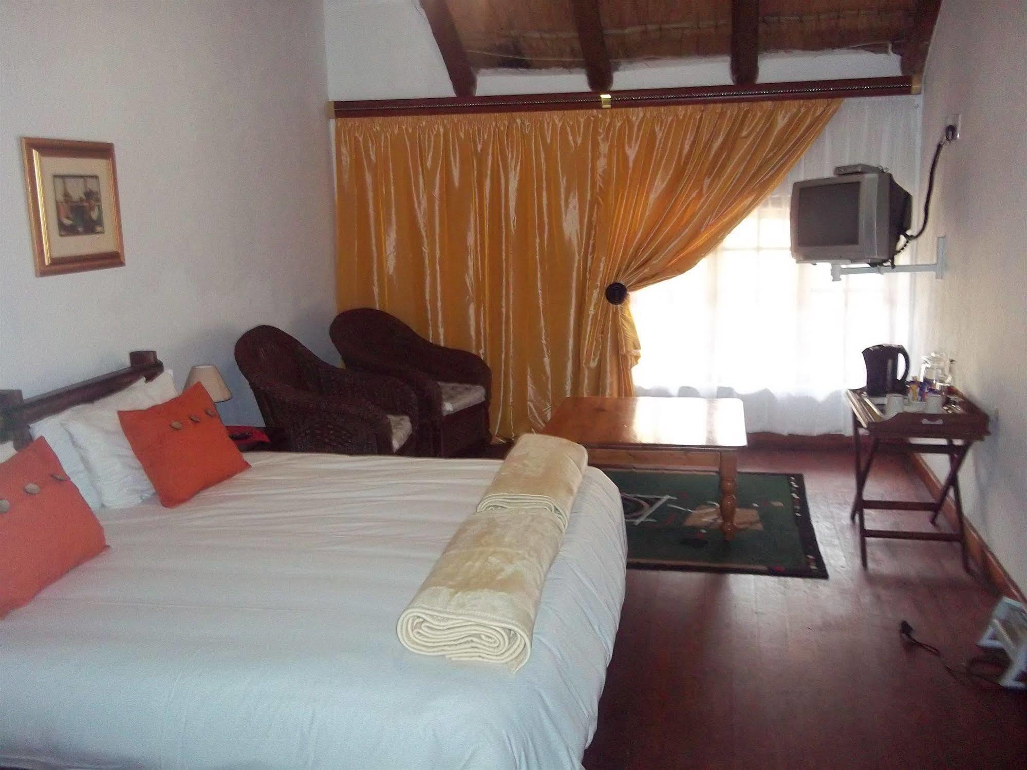 Valverde Country Hotel Lanseria Ngoại thất bức ảnh