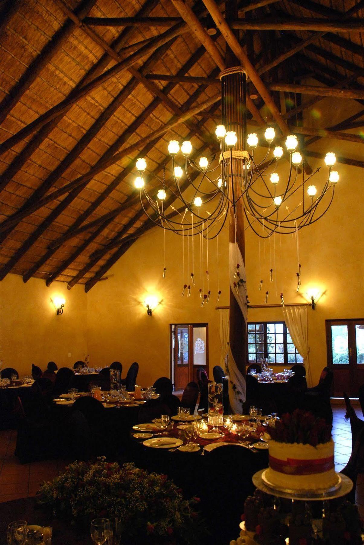 Valverde Country Hotel Lanseria Ngoại thất bức ảnh